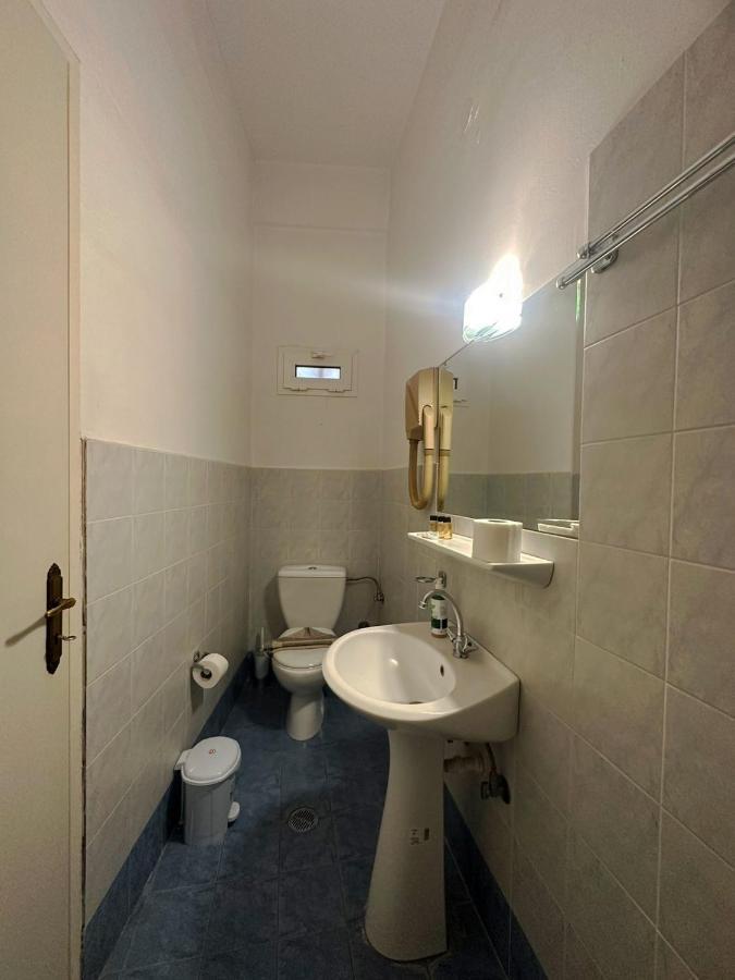 Vassilikon Hotel Loutraki  Bagian luar foto